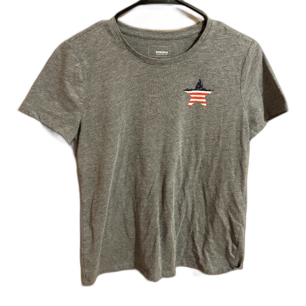 Patriotic American Flag Heart T-Shirt - Graphic Tee - Women’s Size Small
